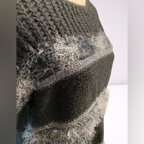 Black Sweater w Grey Eyelash Stripes, Waist Length, Love By Design, Like-New - Picture 4 of 8